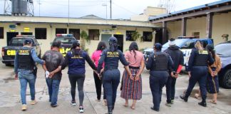 Familia de presuntos saqueadores conocidos como "Los Molineros". Foto La Hora: PNC