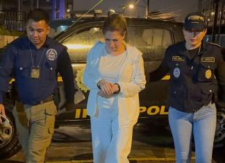 Carol Echeverría fue trasladada a Torre de Tribunales para ser puesta a disposición de juez. Foto La Hora: PNC