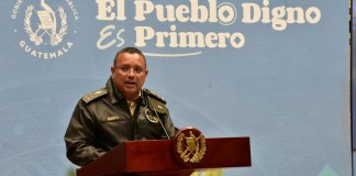Comandante general de Ejército, Henry Sáenz, ministro de Defensa Nacional