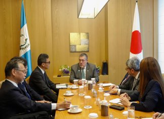 ¿De qué habló el presidente Arévalo con el director de Yazaki