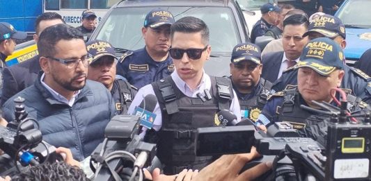 El viceministro de seguridad, José Portillo, anunció que hará las denuncias correspondientes tras el hallazgo de ilícitos en el Centro Preventivo de la zona 18.