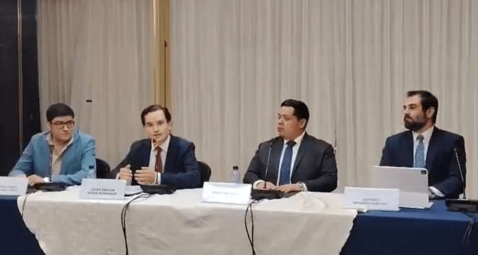 Directores de la Superintendencia de Competencia urgen al Congreso la eleccion de los dos integrantes Directores de la Superintendencia de Competencia urgen al Congreso la elección de los dos integrantes