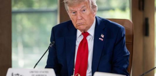 Trump afirma que todavía no ha tomado una decisión sobre atacar a Irán. Foto La Hora: EFE Archivo.