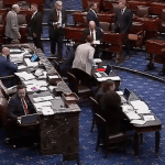 El Senado de EE. UU. ajustó la propuesta fiscal de Trump y el impuesto de remesas se reduce a 1%