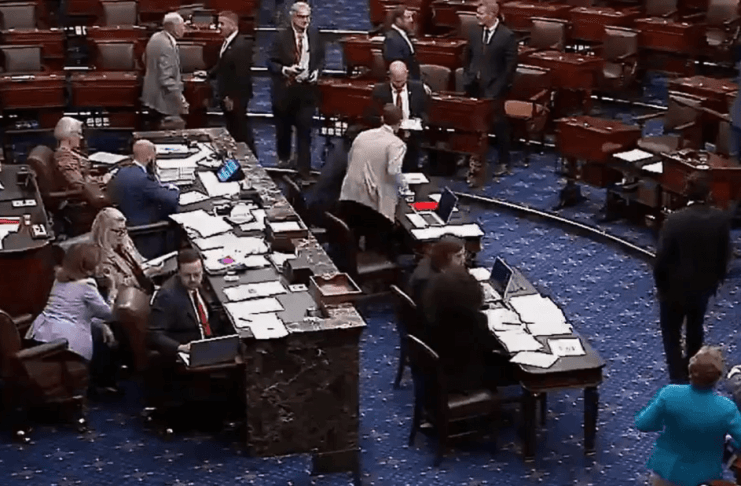 El Senado de EE. UU. ajustó la propuesta fiscal de Trump y el impuesto de remesas se reduce a 1%