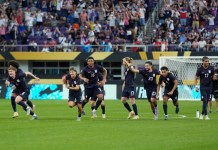 Guatemala conoce a su rival en semifinales: enfrentará a Estados Unidos en la Copa Oro 2025 Jugadores de Estados Unidos celebran tras ganar la tanda de penales contra Costa Rica en un partido de cuartos de final de la Copa Oro de la CONCACAF, el domingo 29 de junio de 2025, en Minneapolis. Foto La Hora: AP.