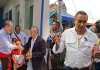 Arévalo o Joviel: Alcalde de San Pedro Necta es "amigo de la educación" mientras promete estatua por hospital. Foto La Hora: Redes Sociales.