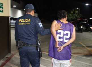 Un menor y un hombre, presuntos pandilleros del Barrio 18, son capturados tras ser sindicados de ser los atacantes de un supuesto pandillero del Barrio 18 en zona 6 de Mixco