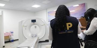 Autoridades del Ministerio Público (MP), realizan una inspección ocular en el Hospital General San Juan de Dios en seguimiento a la adjudicación e instalación de un tomógrafo.