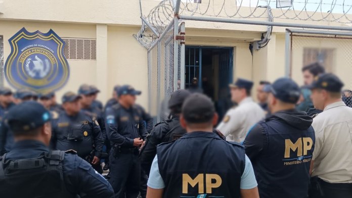 GtKaNuAWgAAKzut (1) El Ministerio Público (MP), realiza una requisa y diferentes allanamientos en el marco del operativo