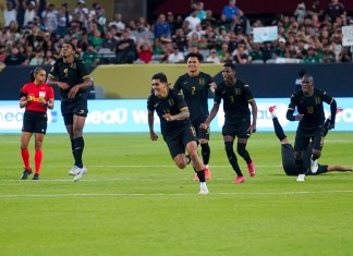 Jugadores de Honduras celebran la victoria en penales durante un partido de cuartos de final de la Copa Oro de la CONCACAF contra Panamá, el sábado 28 de junio de 2025, en Glendale, Arizona. Foto La Hora: AP,
