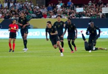 Honduras silencia a Panamá y avanza a semifinales de la Copa Oro Jugadores de Honduras celebran la victoria en penales durante un partido de cuartos de final de la Copa Oro de la CONCACAF contra Panamá, el sábado 28 de junio de 2025, en Glendale, Arizona. Foto La Hora: AP,