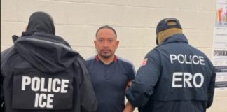 Agentes de ICE San Diego capturan a inmigrante guatemalteco que presuntamente presentaba cinco órdenes de captura por conducción en estado de ebriedad.