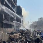 Un pasajero de 242 sobrevive a accidente aéreo en India. Foto La Hora: EFE.
