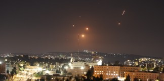 Irán ataca a Israel