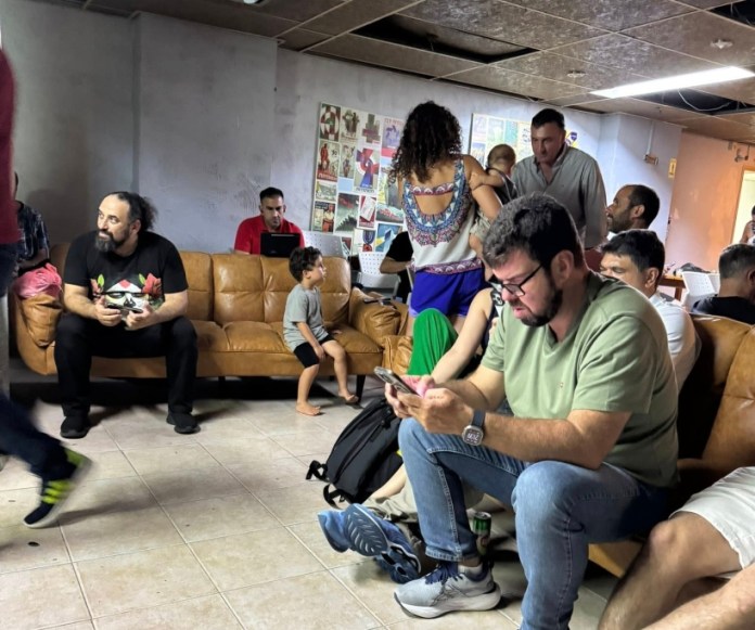 Varias personas han quedado atrapadas por los bombardeos entre Israel e Irán, incluido el alcalde de Puerto Barrios. Foto La Hora: Tomada de sus redes sociales.