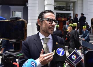 El procurador General de la Nación, Julio Saavedra, dio declaraciones a la prensa tras un acto por el día del Ejército. Foto: La Hora / Daniel Ramírez.