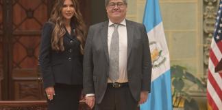 Secretaria de Seguridad Nacional del EE. UU., Krisi Noem y el ministro de Gobernación, Francisco Jiménez. Foto La Hora: Fabricio Alonzo