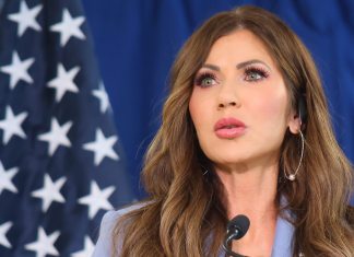 Los demócratas del Congreso de EE.UU. desean iniciar un juicio político contra la secretaria de Seguridad Nacional, Kristi Noem.