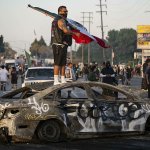 Alcaldesa de Los Ángeles decreta toque de queda por disturbios y vandalismo en manifestaciones