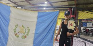 Lester García, campeón centroamericano MMA luego de su victoria en el torneo FGT LEE. Foto La Hora: CIV