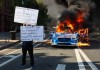 Agentes federales y manifestantes han tenido enfrentamientos desde el viernes: Foto La Hora: EFE/EPA/ALLISON DINNER