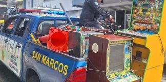 Máquinas tragamonedas incautadas en allanamientos realizados en San Marcos. Foto la Hora: PNC
