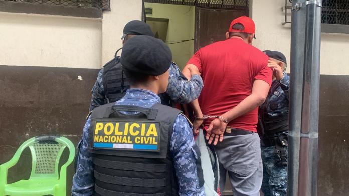 PNC captura a hombre que transportaba más de 90 mil en mercadería mexicana