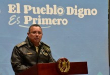 Ministro de Defensa Nacional Henry Sáenz