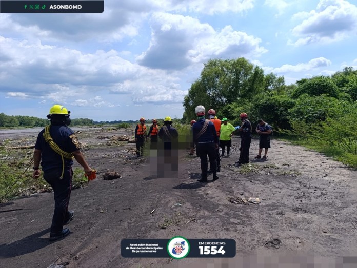 Mujer que fue arrastrada por correntada de agua fue encontrada sin vida