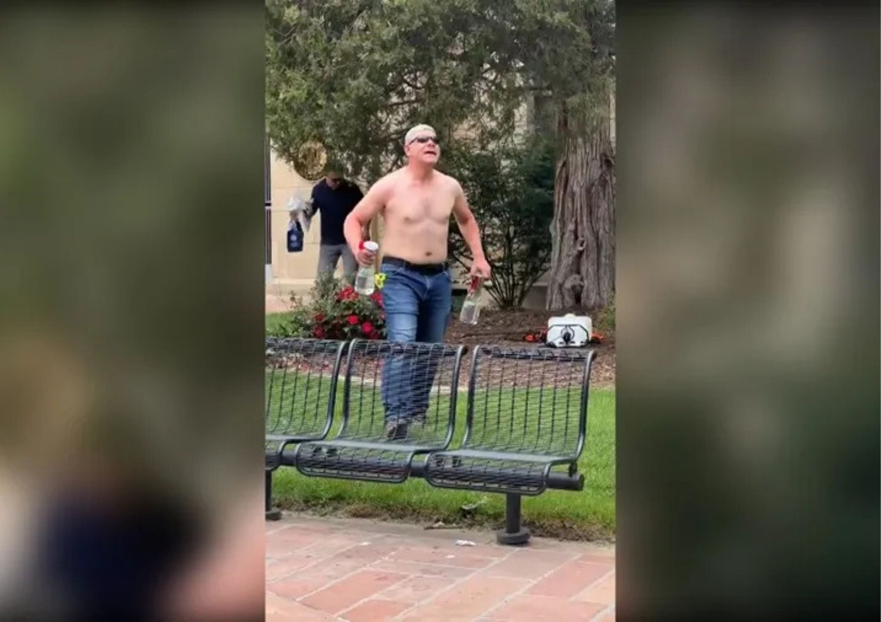 EE. UU. suspende expulsión de esposa e hijos de egipcio acusado de ataque en Colorado
