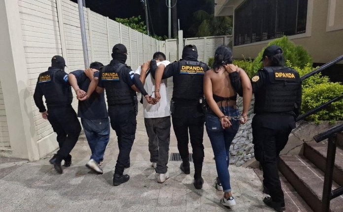 PNC captura a presuntos mareros en la frontera con Honduras PNC captura a presuntos mareros en la frontera con Honduras