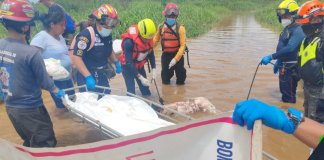 Localizan el cuerpo del menor arrastrados por el río Polochic tras tres días de búsqueda