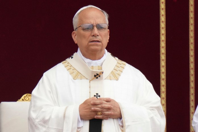 Papa León XVI pide la paz y “que la diplomacia haga callar las armas”