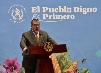 Presidente Bernardo Arévalo se pronuncia ante el fallecimiento del agente de la PNC.