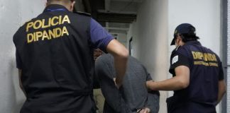 Presunto extorsionista miembro del barrio 18 capturado en San Miguel Petapa. Foto La Hora: PNC