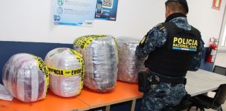 Bultos de marihuana localizados en puesto de control de Dipafront en Chimaltenango. Foto La Hora: PNC