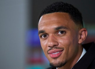 El nuevo fichaje del Real Madrid, Trent Alexander-Arnold, habla durante una rueda de prensa durante su presentación oficial en el campo de entrenamiento del Real Madrid en Valdebebas, Madrid, España, el jueves 12 de junio de 2025. Foto La Hora: AP.