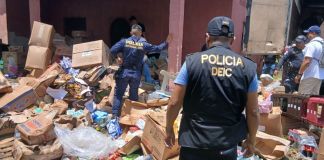 Mercadería de un camión recuperada en Santa Lucía Cotzumalguapa, Escuintla. Foto La Hora: PNC