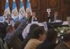 Secretario Ejecutivo de la Presidencia, Victor Hugo Godoy, Presidente Bernardo Arévalo; y secretario de Planificación, Carlos Mendoza, en el Conadur.