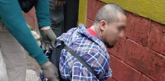 Capturan a un presunto lider de la clica "Crazy Rich" tras un allanamiento en Chinautla.