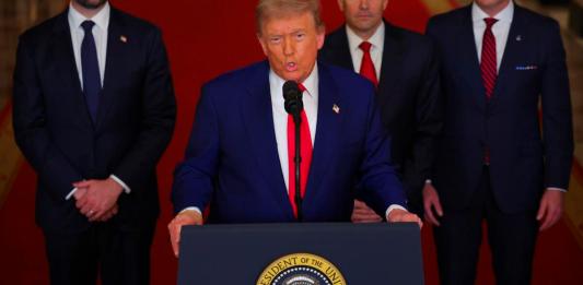El presidente Donald Trump ofreció un discurso luego de abrir fuego contra Irán. Foto: EFE/EPA/Carlos Barria / POOL