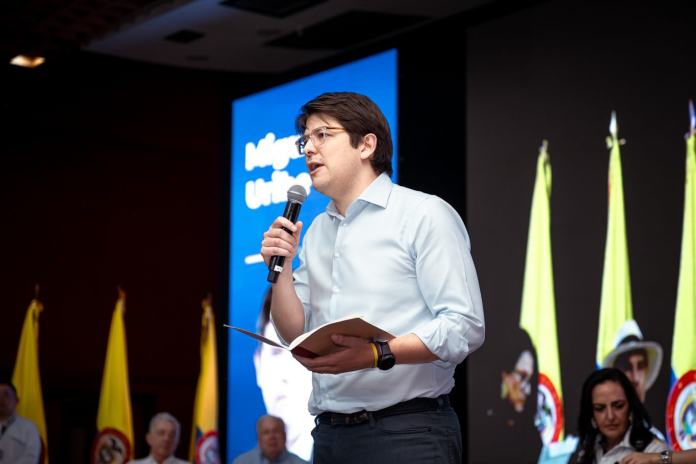 Uribe Gobierno y Centro Democrático reaccionan por atentado contra Miguel Uribe en Colombia