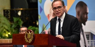 Viceministro de Educación Extraescolar y Alternativa, Carlos Aldana.