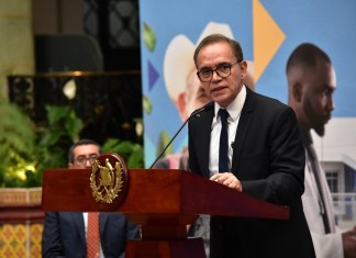 Viceministro de Educación Extraescolar y Alternativa, Carlos Aldana.