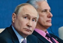 Putin reconoce un exceso del gasto militar, los cuales generan problemas económicos Presidente ruso, Vladímir Putin, en el foro económico de Eurasia. Foto La Hora: AP