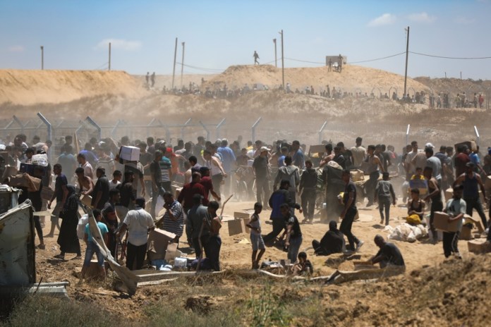 El hospital de campaña de la Cruz Roja en Rafah, Gaza, supera su capacidad: 916 pacientes atendidos en solo dos semanas, más que todo un año.