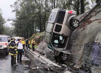 Un aparatoso accidente tuvo lugar la tarde de este 21 de junio. Foto: La Hora / Bomberos Voluntarios.