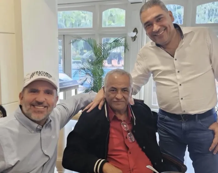 El alcalde de Nueva Santa Rosa, Enrique Arredondo, no descartó una alianza entre Roberto Arzú y Luis Aguirre. Foto La Hora: RRSS El alcalde de Nueva Santa Rosa, Enrique Arredondo, no descartó una alianza entre Roberto Arzú y Luis Aguirre. Foto La Hora: RRSS