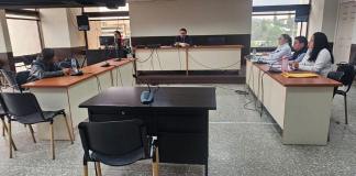 Caso Semilla: Sindicada, fiscal y juez se señalan de «mentirosos» en audiencia Señalamientos de mentiras y otras acciones se escucharon en audiencia contra sindicalista del TSE, Angelita Martínez. Foto La Hora: Daniel Martínez